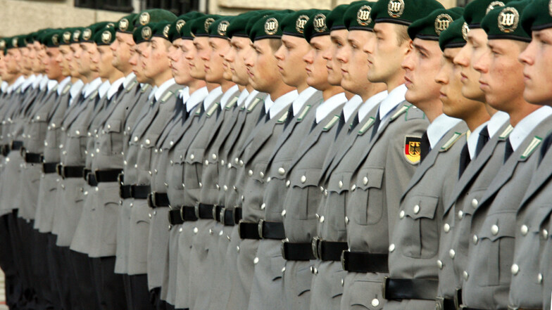 Freiwilligendienst soll Bundeswehr helfen
