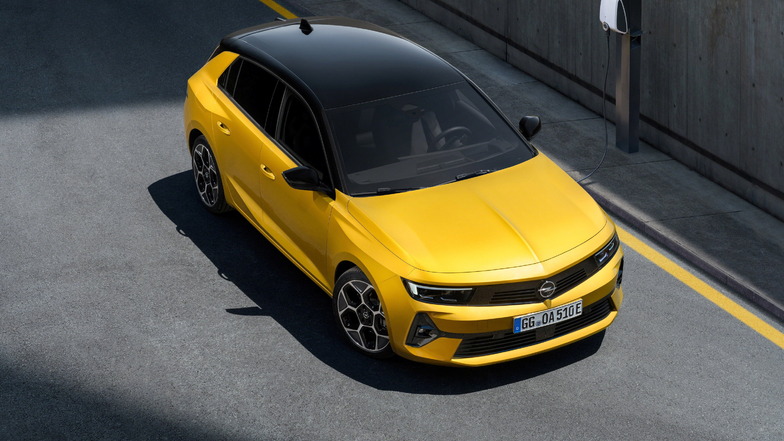Bei der neuen Generation lässt Opel auch einen Plug-in-Hybrid ins Astra-Modellprogramm rollen.