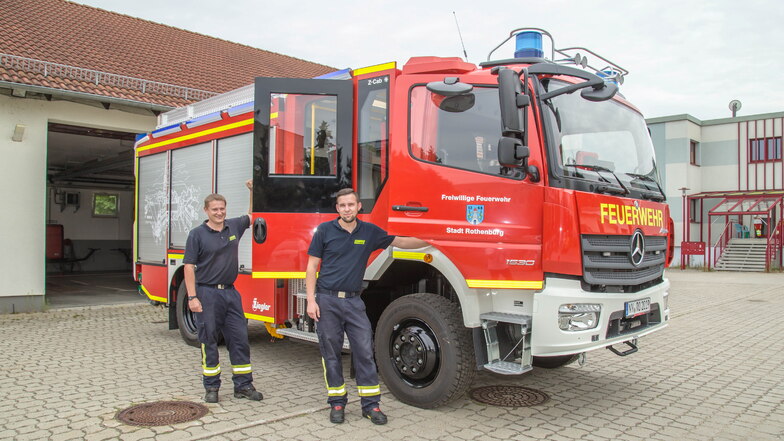Mit ihrem neuen Löschfahrzeug sind die Rothenburger Feuerwehrleute am Mittwoch zu einem Schornsteinbrand in der Stadt ausgerückt.