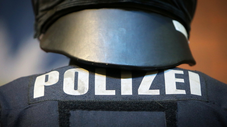 Die Staatsanwaltschaft Chemnitz hat die Ermittlungen zu einer möglichen Körperverletzung im Amt gegen vier Polizeibeamten eingestellt. Demnach gebe es keine Tatnachweise, die die Vorwürfe eines Ehepaars belegen können.