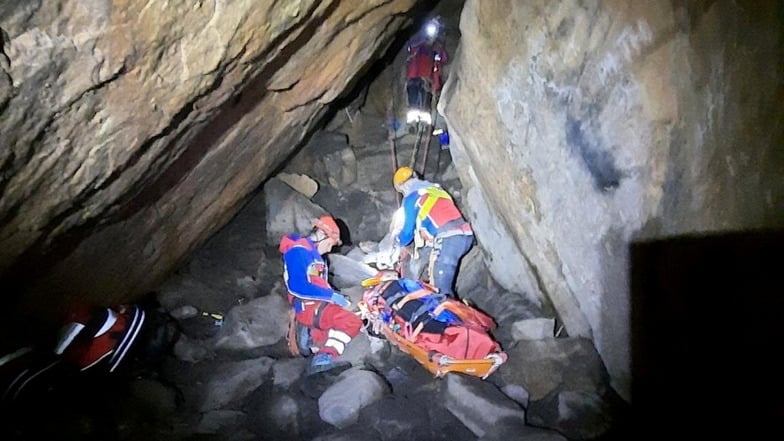 Sächsische Schweiz: Wanderer verunglückt in Höhle