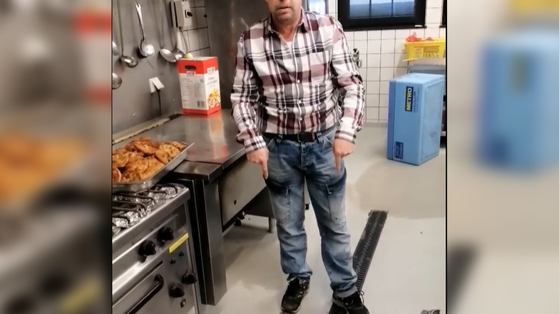 Gastwirt Mario Zichner zerdeppert in seinem Video-Wutausbruch Teller auf dem Boden seiner Küche.