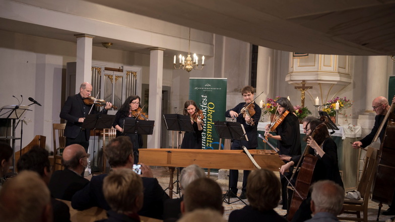 Bratschist Nils Mönkemeyer begeisterte 2021 beim Kammermusikfest das Publikum in der Baruther Kirche.
