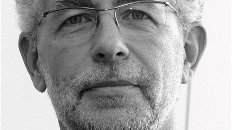 Hans Vorländer, geboren 1954 in Wuppertal, ist Inhaber des Lehrstuhls für Politische Theorie und Ideengeschichte an der TU Dresden.
