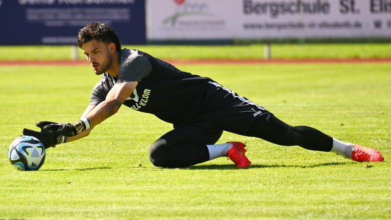 Einst bei Dynamo für nicht gut genug befunden und nun der wichtigste Neuzugang: Torhüter Tim Schreiber ist zurück in Dresden.