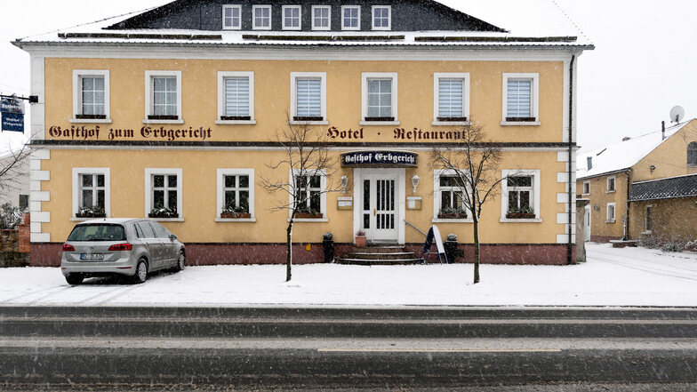 Das Restaurant des Neukircher Gasthauses „Zum Erbgericht“ ist geschlossen. Die Vermietung von Räumen, etwa für Familienfeiern, wird weiter angeboten. Auch das Hotel läuft weiter.