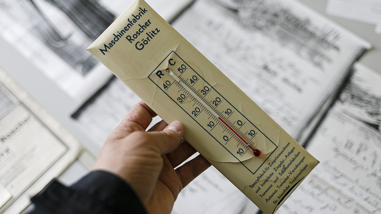 Im Archiv der Maschinenfabrik Roscher befindet sich auch dieses Thermometer. Es könnte aus den 1930er Jahren stammen – und funktioniert noch immer.