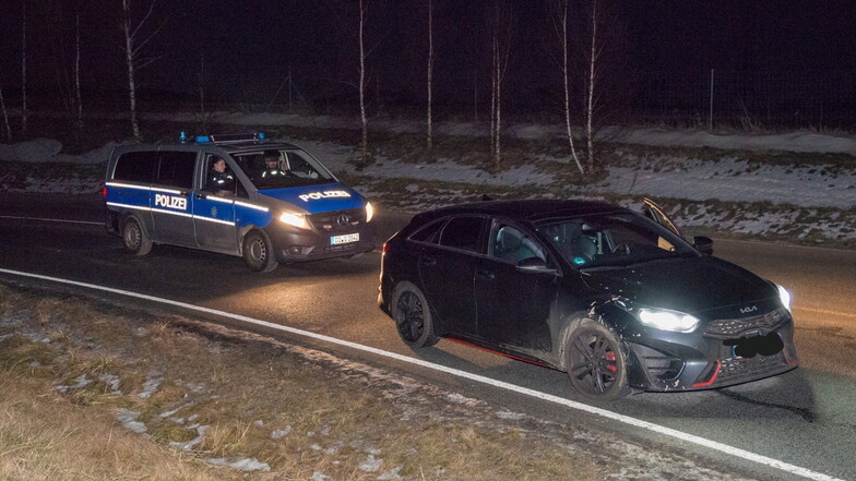 Polizei stellt Autodieb auf B178 bei Niederoderwitz