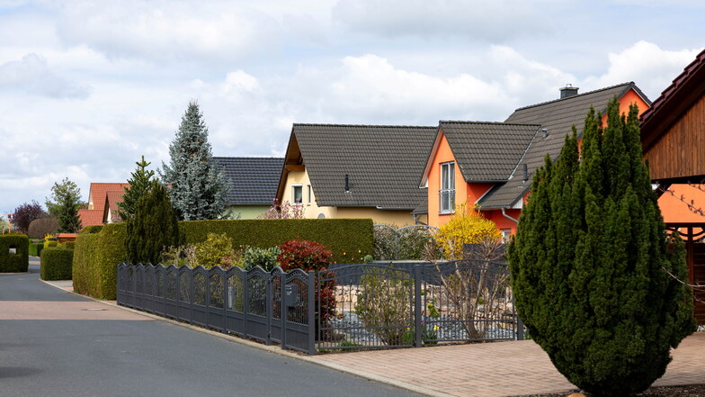 Die Ergänzungssatzung für das Großenhainer Wohngebiet Nordwest in Kleinraschütz macht Bauen im Außenbereich mit klarstellender Abrundung möglich.
