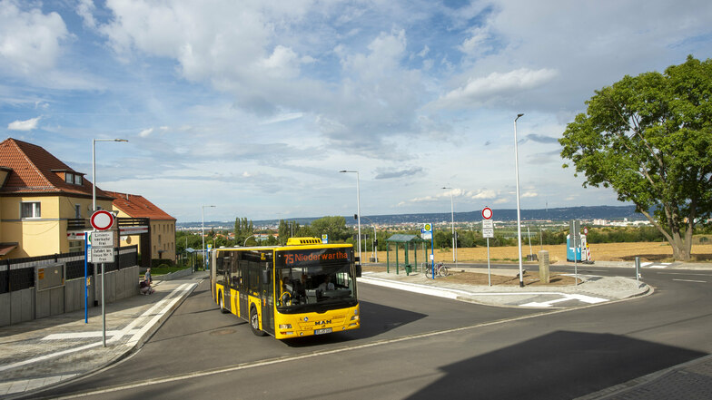Der neue Buswendeplatz ist fertig. Am Montag soll hier der Verkehr wieder für alle rollen.
