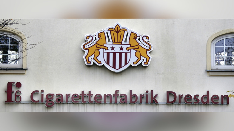 Philip Morris - f6 - Zigarettenfabrik Dresden - Logo an der Fassade der Fabrik