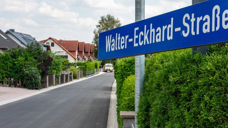 Die Walter-Eckhard-Straße ist weitgehend fertiggestellt. Der Busverkehr darf wieder rollen, aber für den Durchgangsverkehr bleibt die Straße noch gesperrt.