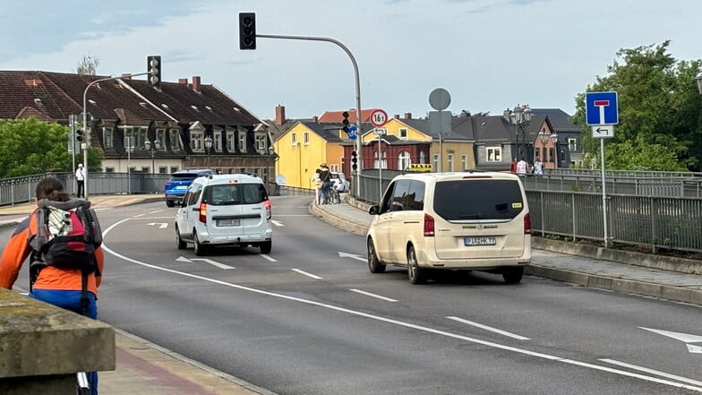 Pirna: Warum die Ampel auf der Stadtbrücke aus ist