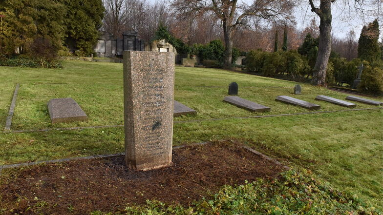 In Freital-Döhlen wurden Kriegsgefangene und Bombenopfer beerdigt. Die Grabsteine müssen ausgebessert werden.