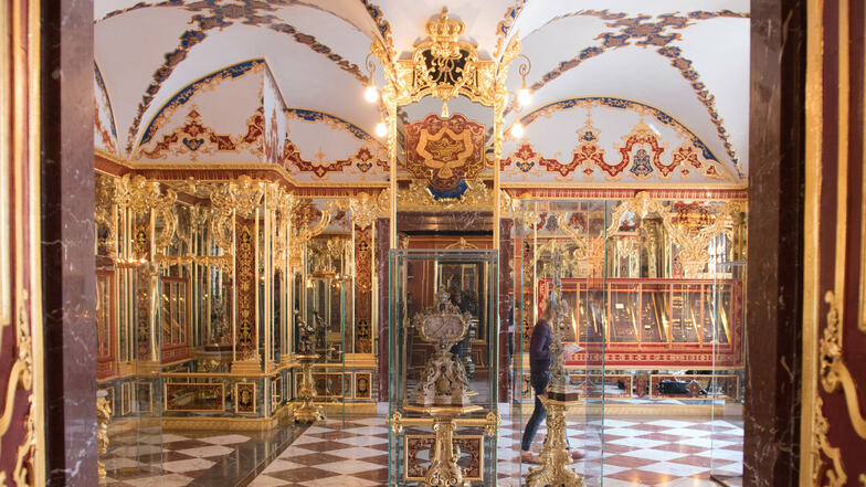 Am 25. November 2019 wurden wertvolle Juwelen aus dem Grünen Gewölbe in Dresden gestohlen. Kunstkenner vermuten, dass die Schmuckstücke nicht legal weiterverkauft werden können.