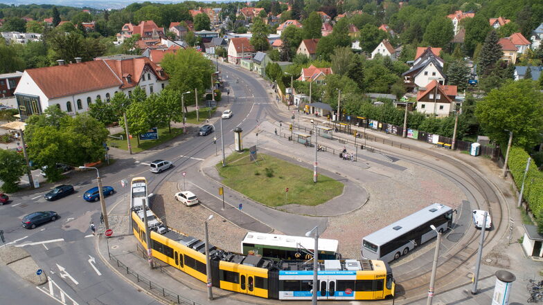 Problemfall Ullersdorfer Platz: Die Verkehrsqualität ist hier so schlecht, dass sie noch nicht einmal in der schlechtesten aller Qualitätsstufen erfasst werden kann.