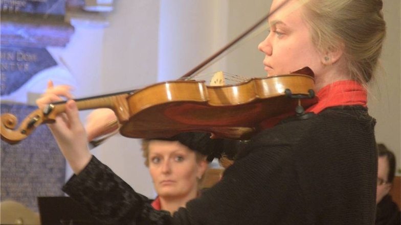 Anna-Maria Reiß mit einem Violinsolo