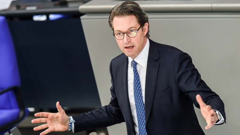 Der ehemalige Bundesverkehrsminister Andreas Scheuer (CSU) hat sein Bundestagsmandat niedergelegt und scheidet damit vorzeitig aus dem Parlament aus.