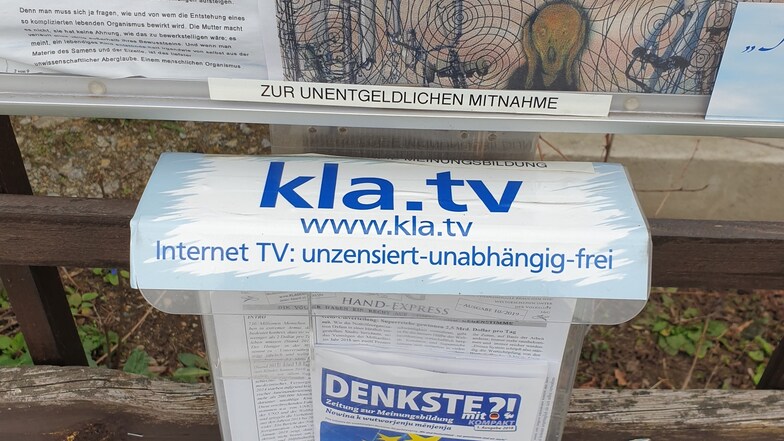 Werbung für den Fernsehsender Klagemauer-TV des Schweizer Sektenanführers Ivo Sasek gibt es auch in Bautzen - ausgerechnet am Privatgrundstück eines Ehepaars, das auch für das Bautzener Lokalmagazin Denkste?! schreibt.