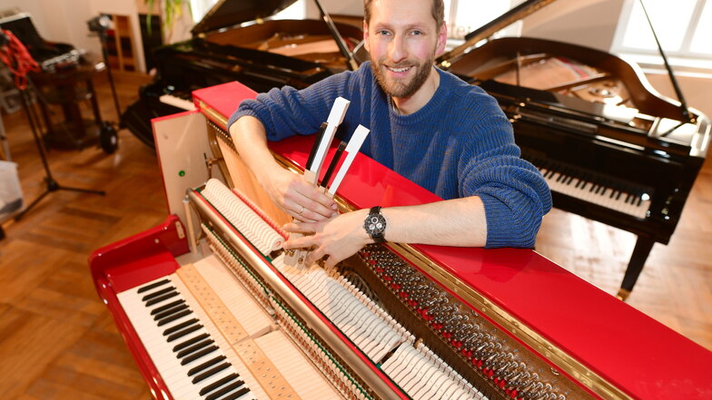 David Brand wird beim Geburtstagsfest der Klaviermanufaktur für den guten Zweck Saxofon mit Klavierbegleitung spielen: Gesucht werden Tastenpaten für ein Instrument, das sich der Verein "Löbau lebt" anschaffen will.