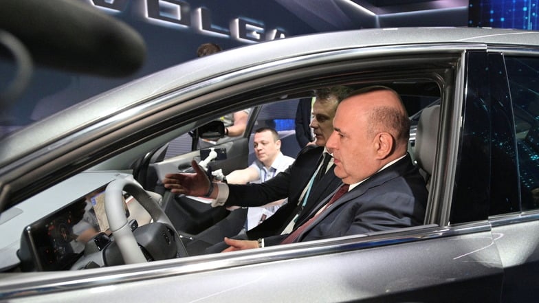 Russland stellt neue Wolga-Limousinen vor