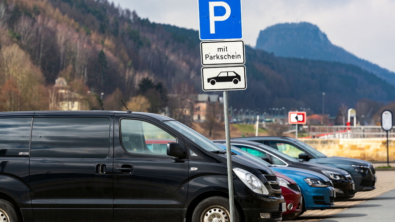 Parkplatz am Elbkai in Bad Schandau: Hier kostet das Parken künftig mehr.