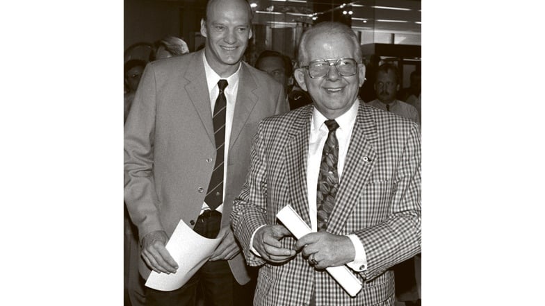 Hans-Georg Moldenhauer (l.) und der damalige DFB-Präsident Hermann Neuberger