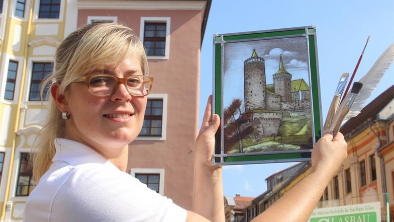 Tag des Denkmals - Glasmalerin Patricia Böse führte ihr Handwerk am Hauptmarkt vor.