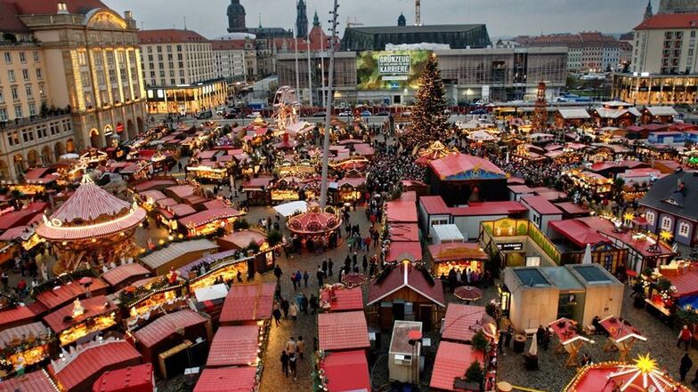 Der Dresdner Striezelmarkt geht jetzt ins  581. Jahr. Er wird als der älteste beurkundete Weihnachtsmarkt in Deutschland geführt.