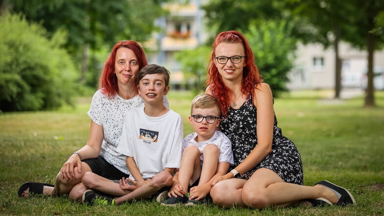 Max Maniera mit seiner Familie: links Mutter Jeannette, rechts Schwester Annemarie mit Sohn Louis.