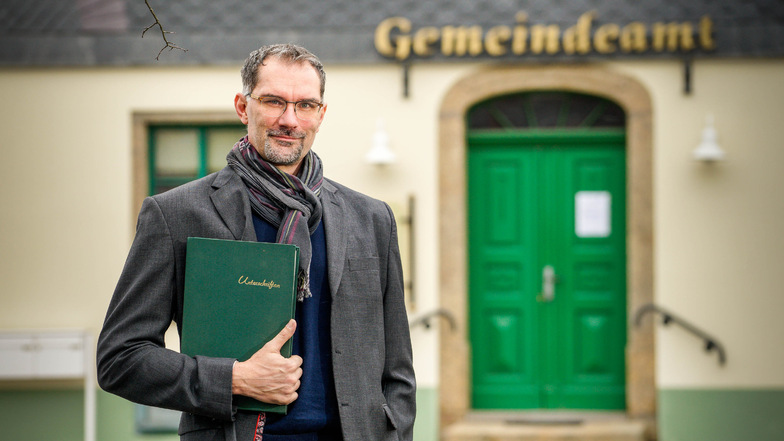 Bürgermeister Andreas Langhammer ist zurück im Rammenauer Gemeindeamt - nach 26 Tagen in Quarantäne.