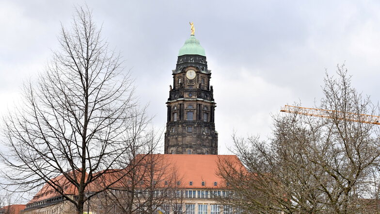 Dresdner Rathaus: Photovoltaik fürs Dach