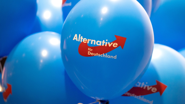 Etwa 30.000 Mitglieder, vom Inlandsgeheimdienst als rechtsextremistischer Verdachtsfall unter Beobachtung und vor allem im Osten mit relativ großem Wählerzuspruch - die 2013 gegründete Alternative für Deutschland (AfD) wird in diesem Jahr zehn Jahre alt.
