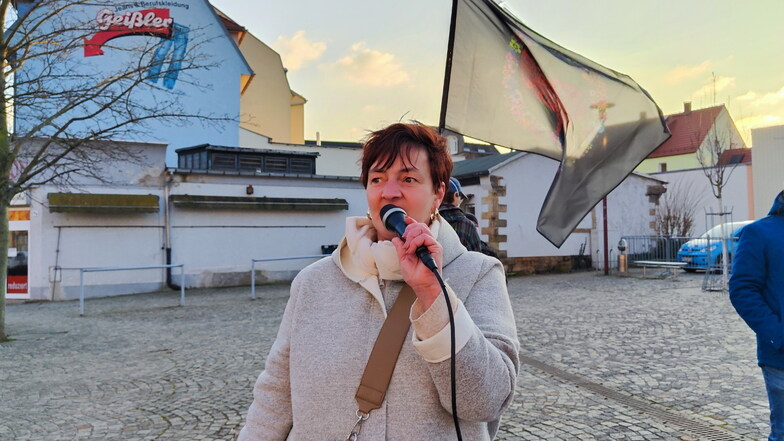 Steffi Brachtel von der Initiative Freital ist Mitglied der Linken und hatte zur Demonstration am Freitag in Freital aufgerufen.