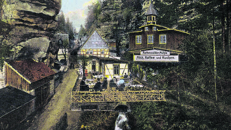 Ein bisschen getrickst: Auf dieser Postkarte, gedruckt um 1900, wurde die Bergkirche an der Rathewalder Mühle talwärts gedreht, um mehr Eindruck zu machen.