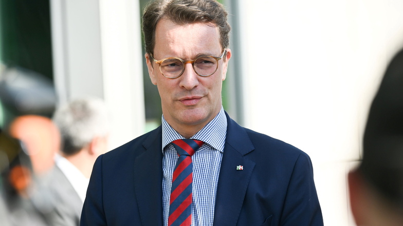 Der  Ministerpräsident von Nordrhein-Westfalen, Hendrik Wüst (CDU), ist an diesem Dienstag in Leipzig zu Gast.