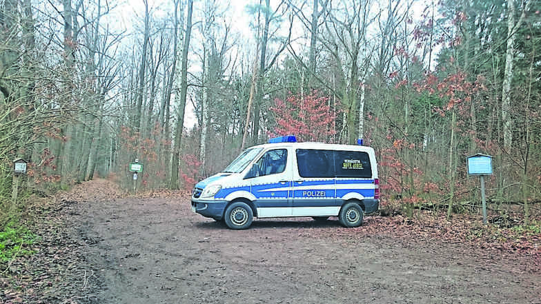 An dieser Stelle auf dem Waldparkplatz am Nonnenwald wurde das Fahrzeug der Vermissten gefunden. Deshalb hatte sich die Suche auf diesen Bereich konzentriert.