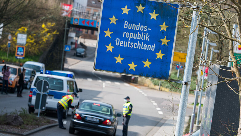 Der wissenschaftliche Dienst des Bundestags schreibt, dass sich Ausreisebeschränkungen nicht pauschal mit der Pandemie begründen lassen.