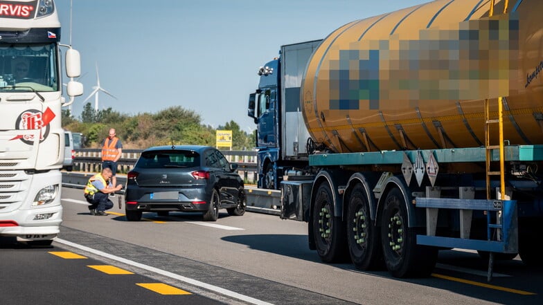 Im Bereich des Rastplatzes "Mühlenberg" auf der A14 hat sich am Morgen ein Unfall ereignet.