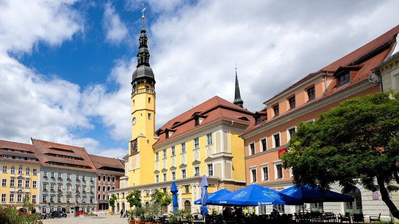 Informationen aus dem Bautzener Rathaus werden ab sofort auch über eine WhatsApp-Kanal der Stadtverwaltung verteilt.