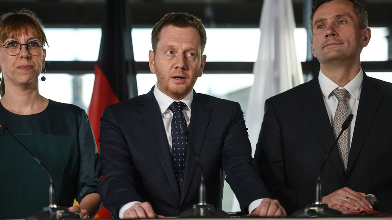 Anfang Dezember 2019 stellten Katja Meier (Grüne), Michael Kretschmer (CDU) und Martin Dulig (SPD) ihren Koalitionsvertrag vor. Mit der Zeit knirschte es zwischen den Parteien immer lauter.