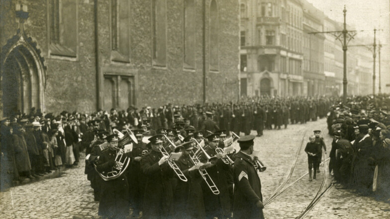 Tausende Görlitzer und Gäste betrauern den Kommandanten des IV. Griechischen Armeekorps, Oberst Johann Chatzopulos, im April 1918.
