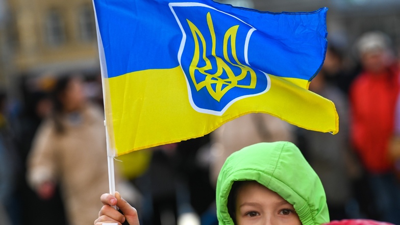 Tausende Menschen erinnern an Beginn des Ukraine-Kriegs