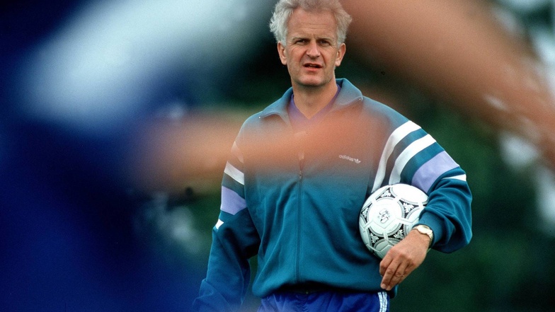 Bernd Stange als Trainer der Hertha aus Berlin. Das Bild stammt aus dem Jahr 1991.