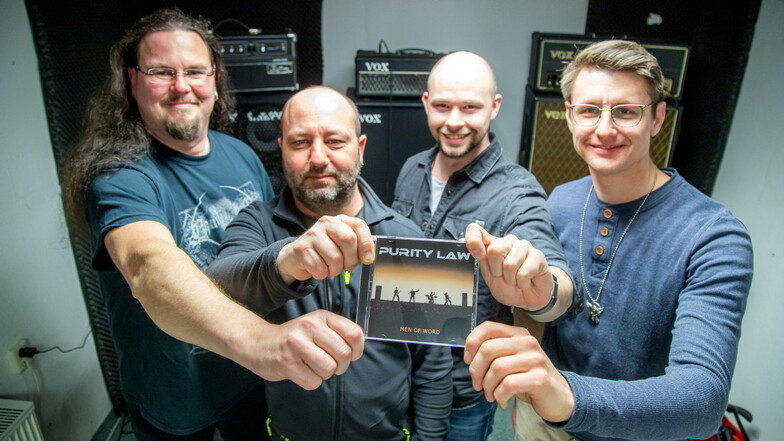 Die Nieskyer Band "Purity Law" tritt als Vorband am 6. April auf. Das sind die Musiker Jörg Michael, Norbert Hänsch, Axel Mühle und Andreas Wirth (v.l.).
