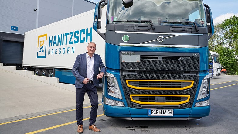 Der Familienbetrieb von Andreas Hanitzsch in Wilsdruff bei Dresden hat rund 200 Mitarbeitende und ist mit etwa 100 schweren Lkw deutschlandweit und in Europa unterwegs.