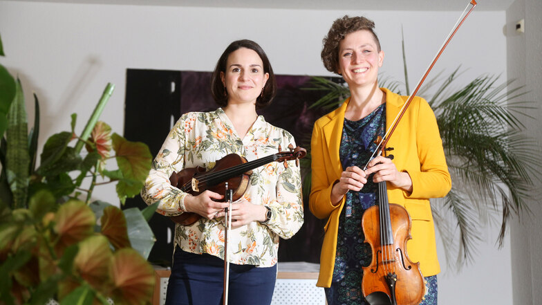 Die Neuen an der Kirchstraße: Agnieszka Guzek-Szymanska (l.) und Zofia Konieczna haben jetzt bei der Elbland Philharmonie angefangen. An Riesa gefällt ihnen die Akustik besonders gut.