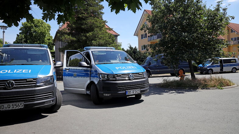 Mehrere Tage lang hatten Ermittler ein Wohnhaus in einer ruhigen Wohngegend in Riesa-Weida untersucht.