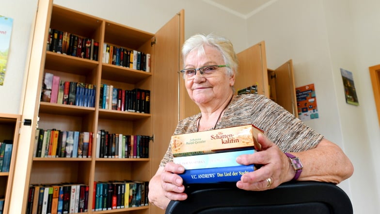 Monika Vogel
ist eine der vier Oppacherinnen, die ehrenamtlich die neue Gemeindebibliothek betreuen.