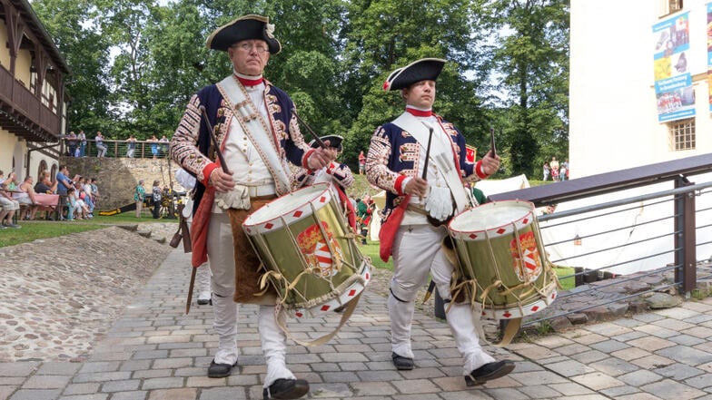 Die Schlosswache 1757 zu Schönburg Glauchau zu Gast beim Schlossfest in Senftenberg.